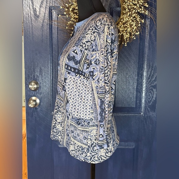 Ralph Lauren Blue and White Patterned Blouse 1/4 button. - Picture 6 of 11